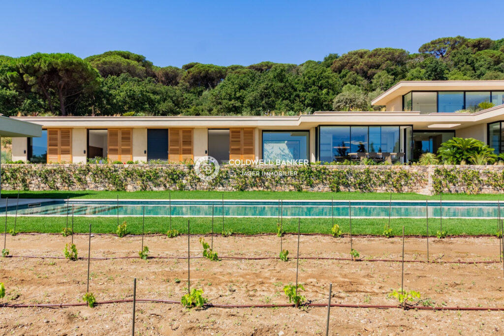 Somptueuse Villa contemporaine neuve 552m2 – Golfe de Saint-Tr – 10 pièces – 6 chambres – 552.00 m²