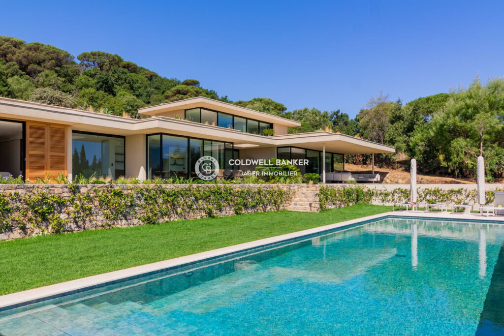 Somptueuse Villa contemporaine neuve 552m2 – Golfe de Saint-Tr – 10 pièces – 6 chambres – 552.00 m²