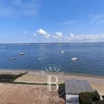 APPARTEMENT EN PREMIÈRE LIGNE, ÉTAGE ÉLEVÉ, EN PLEIN CENTRE D’ARCACHON – 3 pièces – 2 chambres – 95 m²