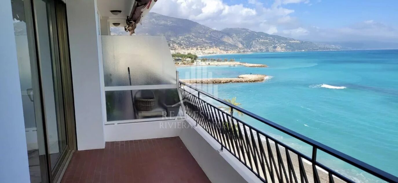 Roquebrune-Cap-Martin front de mer T2 terrasse et cave – 2 pièces – NR chambres – 2 voyageurs – 37 m²