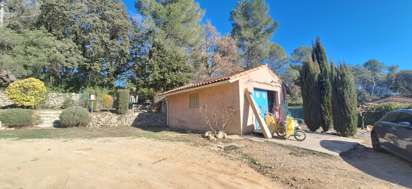 Lorgues Grande maison T6 de 140 m2 , Piscine , Calme sur 231 – 6 pièces – 5 chambres – 140 m²