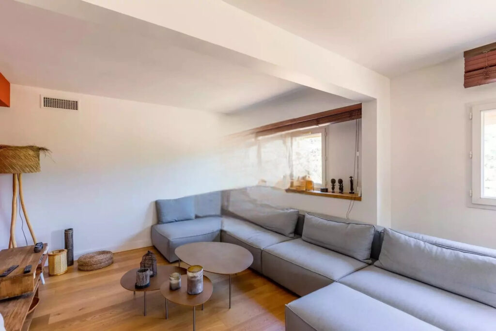 T3 115M2 + TERRASSE 115M2 13009 MARSEILLE – 3 pièces – 2 chambres – 115 m²