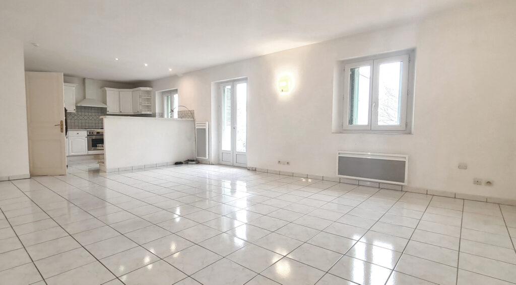 Appartement T4 avec terrasse – 3 pièces – 2 chambres – 95 m²