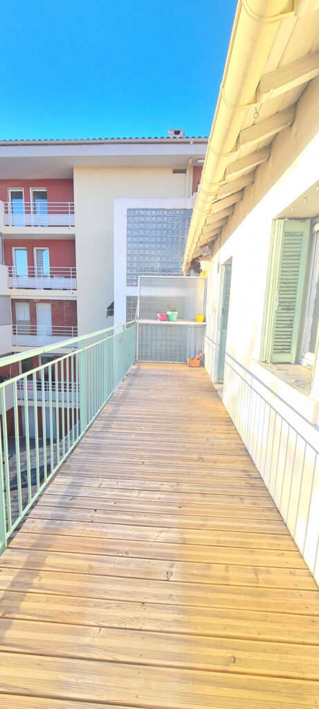 Appartement T4 avec terrasse – 3 pièces – 2 chambres – 95 m²