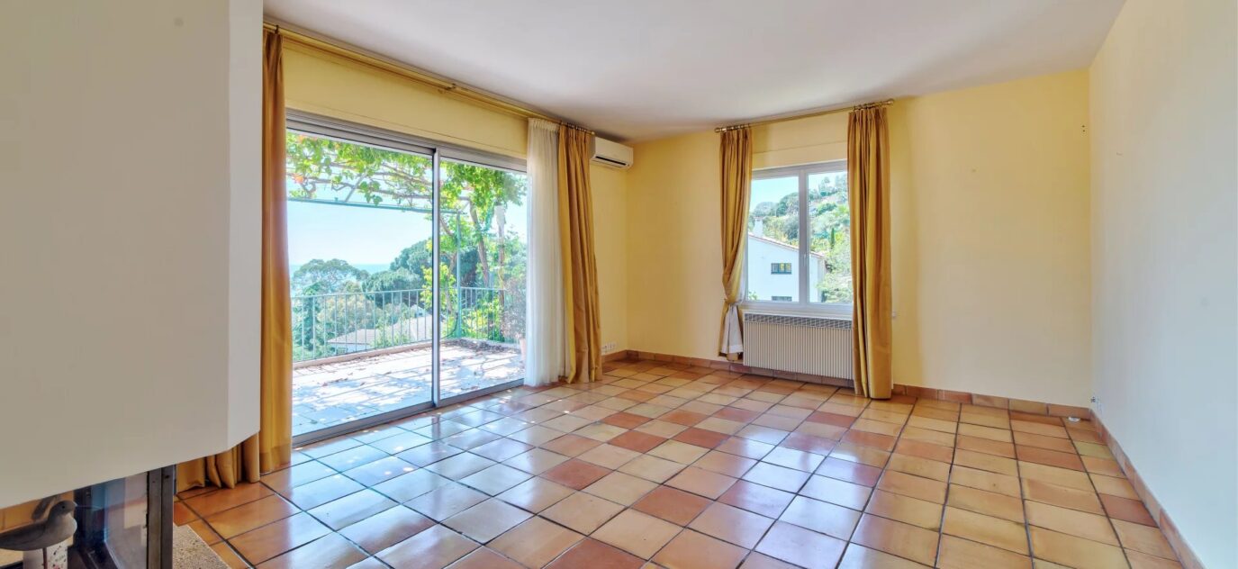 Super Cannes / Golfe-juan – Villa avec vue mer panoramique – 5 pièces – 4 chambres – 2 voyageurs – 155 m²