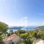 VILLEFRANCHE SUR MER // Corne d’Or – EXCEPTIONNELLE Villa 5-6 pièces 200m2 – Terrasses – Jardin – Piscine – SOLARIUM- Parkings / GARAGE // VILLEFRANCHE SUR MER – 5 pièces – NR chambres – 200 m²