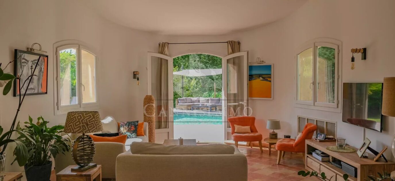 DOMAINE PRIVE MOUGINS VILLA PROVENÇALE – 5 pièces – 4 chambres – 200 m²