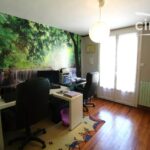 A vendre maison avec grand garage de 107m² et jardin clos – 9 pièces – 5 chambres – 181 m²