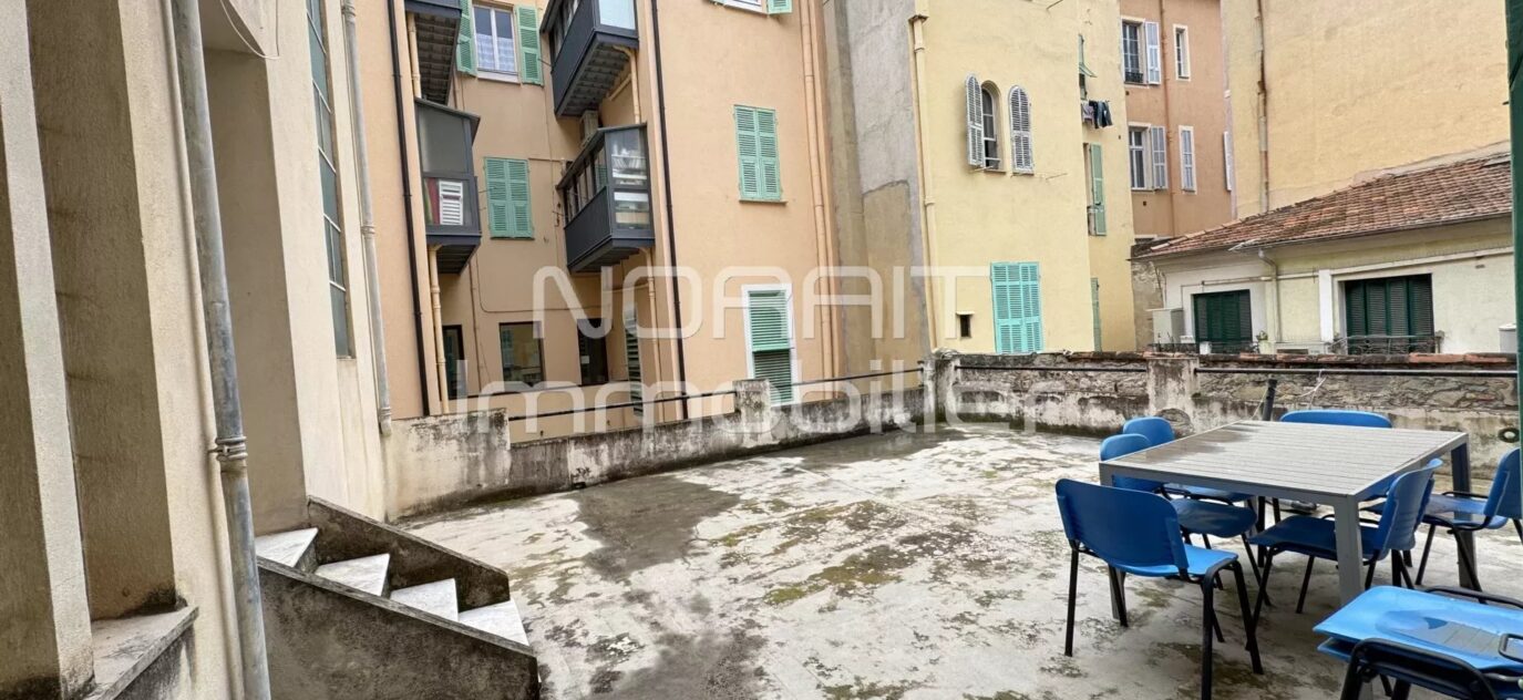 4 PIECES 77 M2 – MENTON CENTRE VILLE – GRANDE TERRASSE – 4 pièces – 3 chambres – 76.75 m²