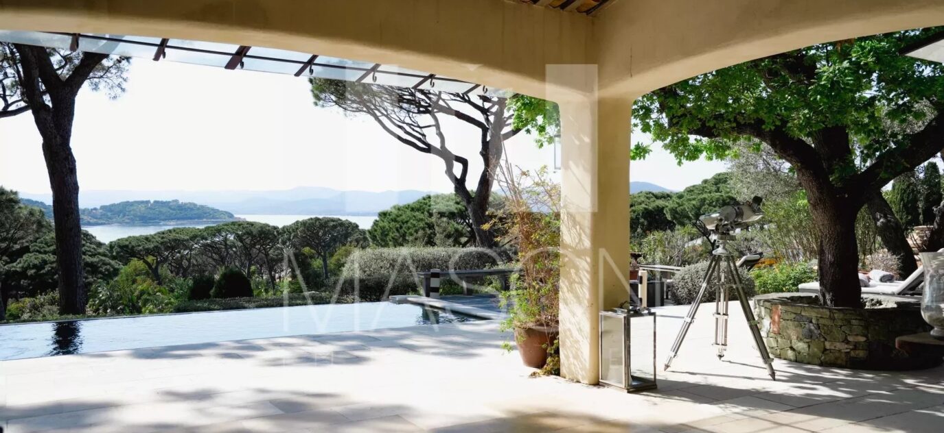 SAINT TROPEZ – LES PARCS – VUE MER – 5 CHAMBRES – 6 pièces – NR chambres – NR voyageurs – 400 m²