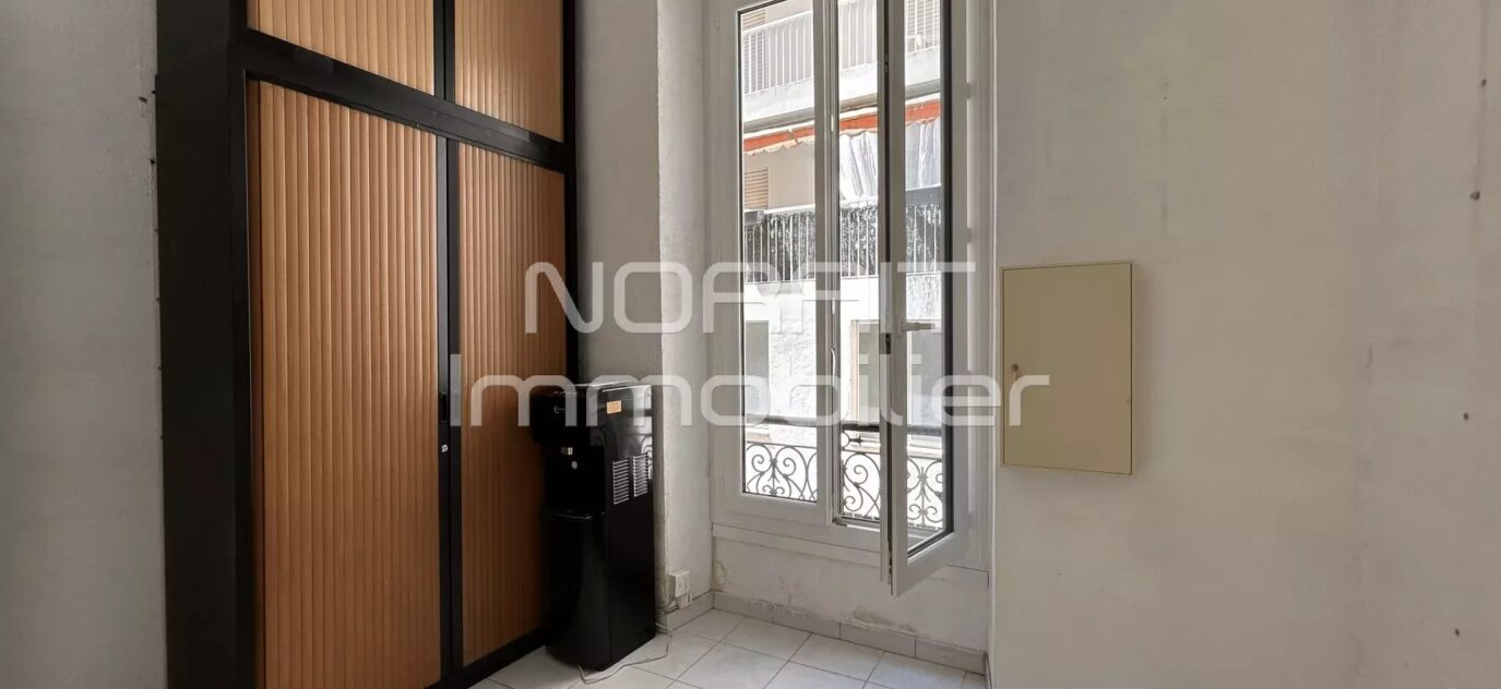 4 PIECES 77 M2 – MENTON CENTRE VILLE – GRANDE TERRASSE – 4 pièces – 3 chambres – 76.75 m²