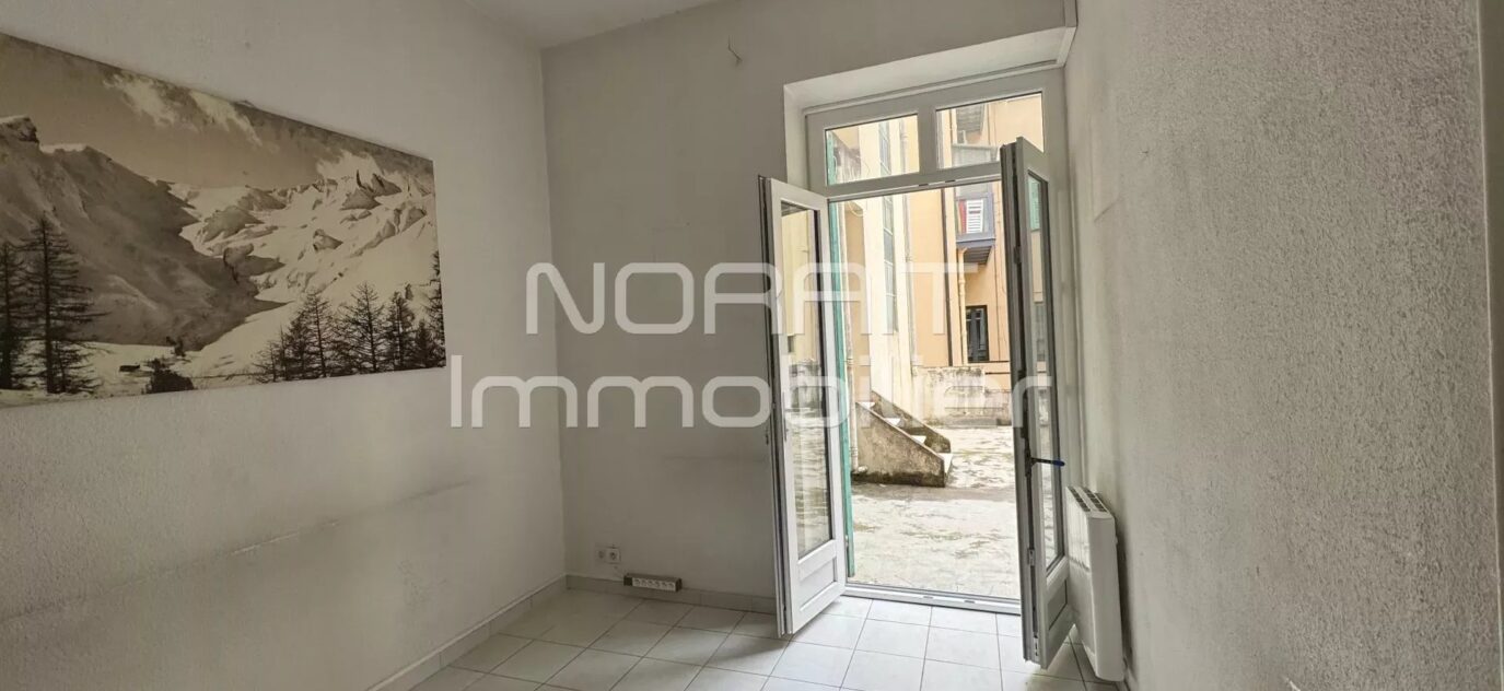 4 PIECES 77 M2 – MENTON CENTRE VILLE – GRANDE TERRASSE – 4 pièces – 3 chambres – 76.75 m²