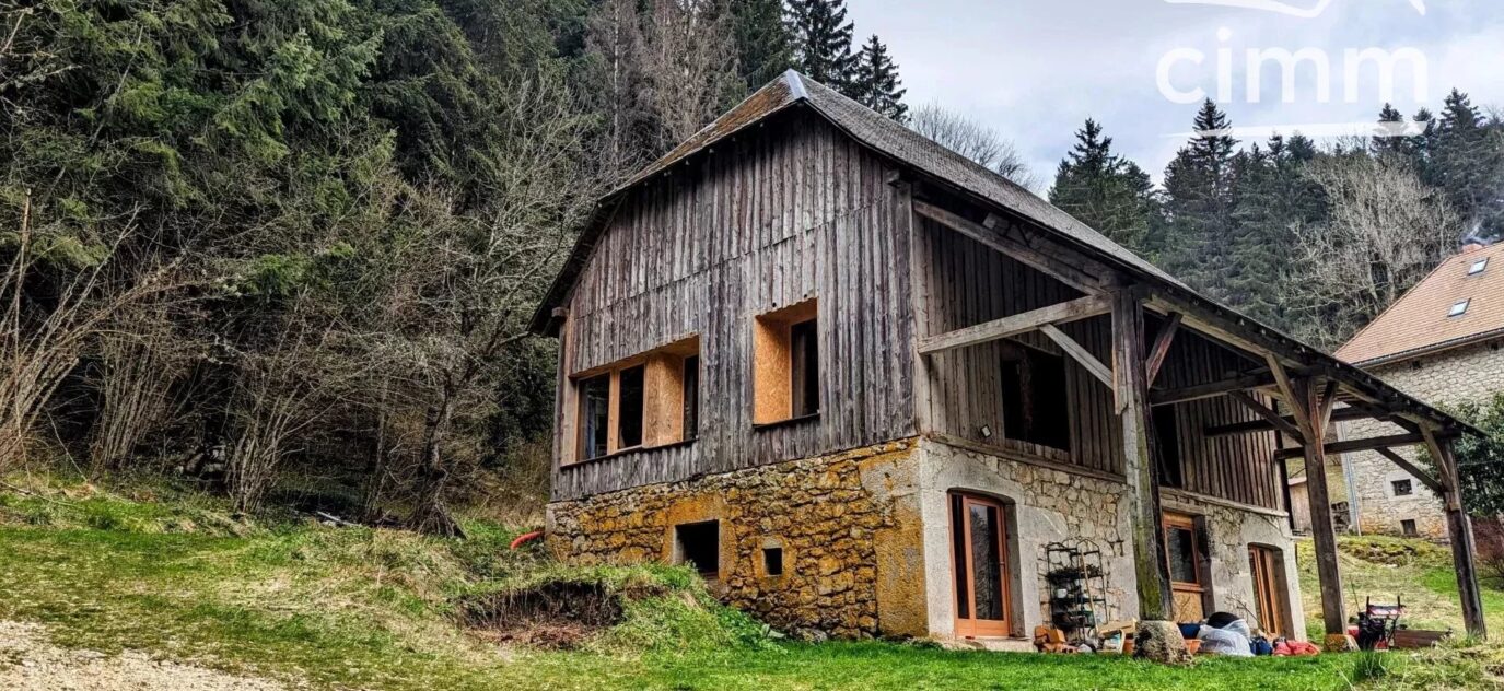 Grange rénovée avec vue imprenable sur Chamechaude – 6 pièces – 3 chambres – 8 voyageurs – 118.5 m²