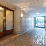 75016 – SPONTINI – APPARTEMENT DE RECEPTION ET FAMILIAL – 4 CHAMBRES EN SUITE – 388,40 M² – BEAUX VOLUMES, CHAMBRES DE SERVICES, CAVE ET BOX – 8 pièces – 4 chambres – 388.4 m²