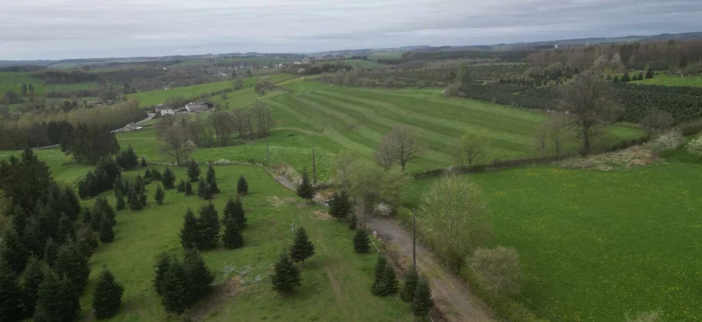 A – Vendre Terrain constructible  à Neufchâteau – NR pièces – NR chambres – 2 voyageurs – 1790 m²