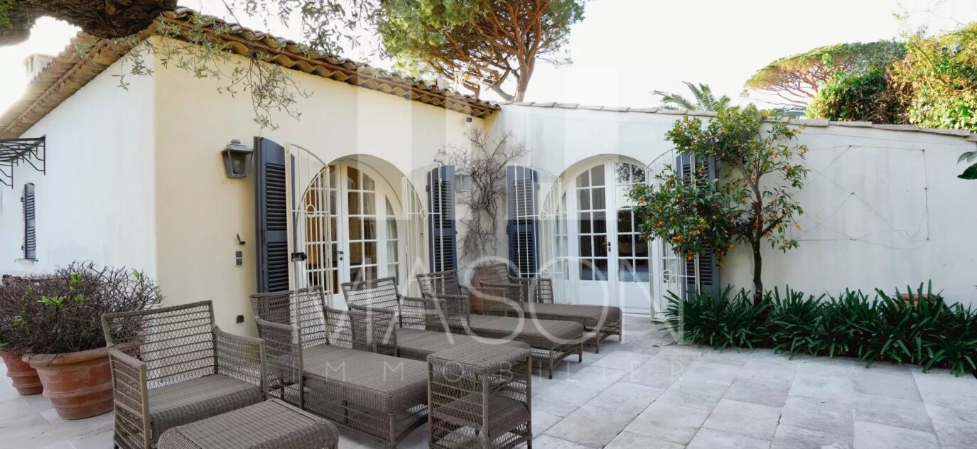 SAINT TROPEZ – LES PARCS – VUE MER – 5 CHAMBRES – 6 pièces – NR chambres – NR voyageurs – 400 m²