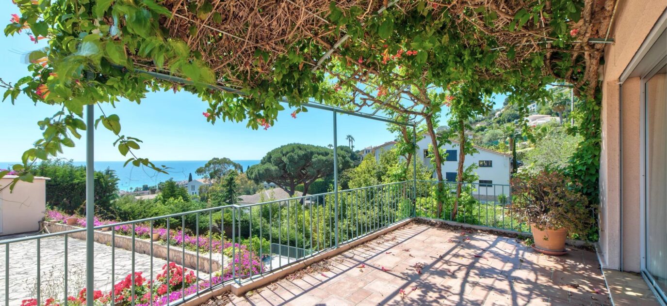 Super Cannes / Golfe-juan – Villa avec vue mer panoramique – 5 pièces – 4 chambres – 2 voyageurs – 155 m²