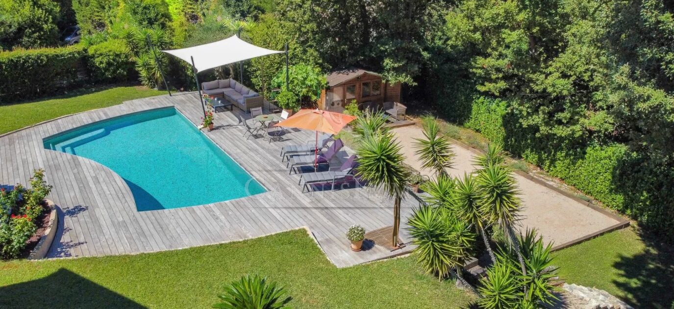 DOMAINE PRIVE MOUGINS VILLA PROVENÇALE – 5 pièces – 4 chambres – 200 m²