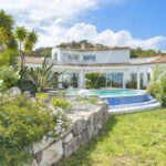 VILLA D’EXCEPTION AVEC VUE MER SUR LA BAIE DE CANNES – 4 pièces – 3 chambres – 230 m²