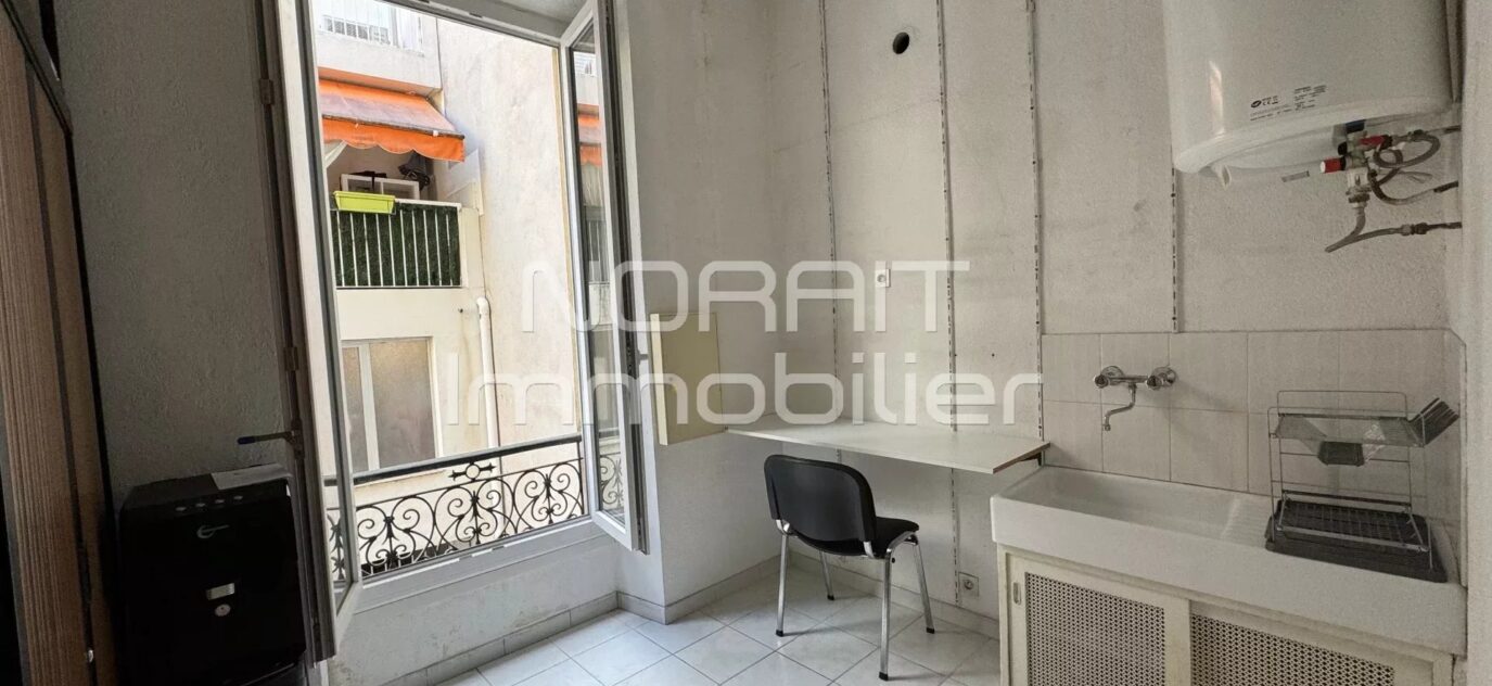 4 PIECES 77 M2 – MENTON CENTRE VILLE – GRANDE TERRASSE – 4 pièces – 3 chambres – 76.75 m²