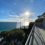 //ROQUEBRUNE CAP-MARTIN // ROOFTOP- VUE DÉGAGÉE MER – Magnifique Penthouse 118m2-  4P +Mezzanine en duplex front de mer // TERRASSE – GARAGE – AU CALME , EN PARFAIT ETAT – 4 pièces – 3 chambres – 118 m²