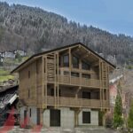 Superbe opportunité d’acquérir un chalet de 4 chambres dans le centre avec vue sur les pistes de ski du Pleney. – 5 pièces – 4 chambres – 10 voyageurs – 170 m²