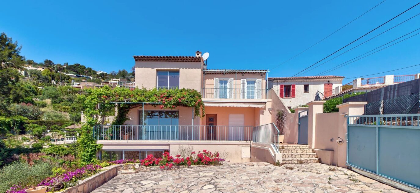 Super Cannes / Golfe-juan – Villa avec vue mer panoramique – 5 pièces – 4 chambres – 2 voyageurs – 155 m²