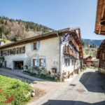 Authentique ferme savoyarde avec 6 chambres et un appartement indépendant de 2 chambres à Morzine. – 13 pièces – 8 chambres – 10 voyageurs – 330 m²