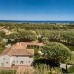 REF 2164 – RAMATUELLE – VILLA A PIED DE LA PLAGE – NR pièces – 5 chambres – 300 m²