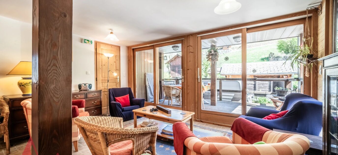 Authentique ferme savoyarde avec 6 chambres et un appartement indépendant de 2 chambres à Morzine. – 13 pièces – 8 chambres – 10 voyageurs – 330 m²