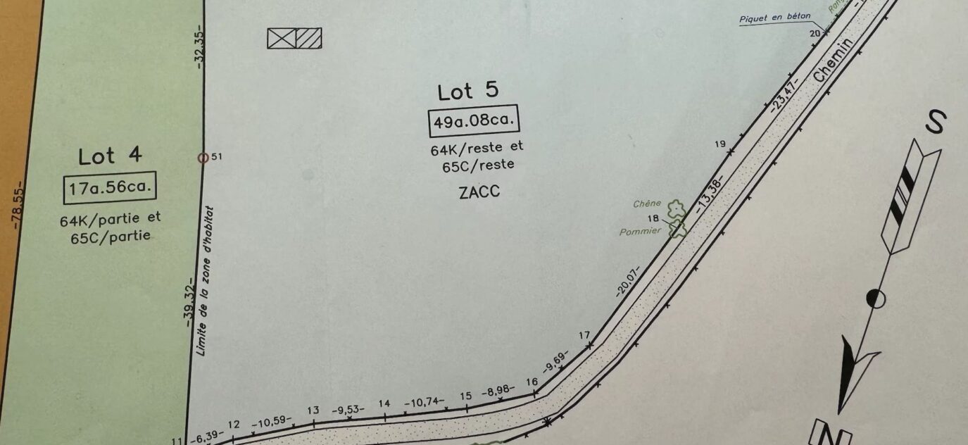 A – Vendre Terrain constructible  à Neufchâteau – NR pièces – NR chambres – 2 voyageurs – 1790 m²