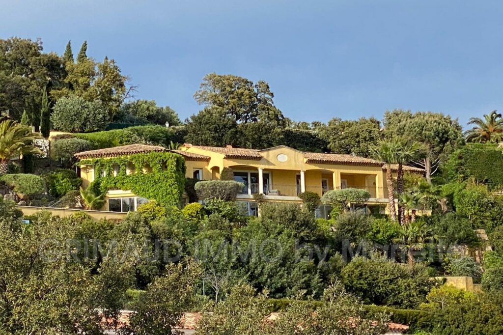 belle proprieté avec vue mer, au calme avec belles prestations – 7 pièces – 5 chambres – 250.00 m²