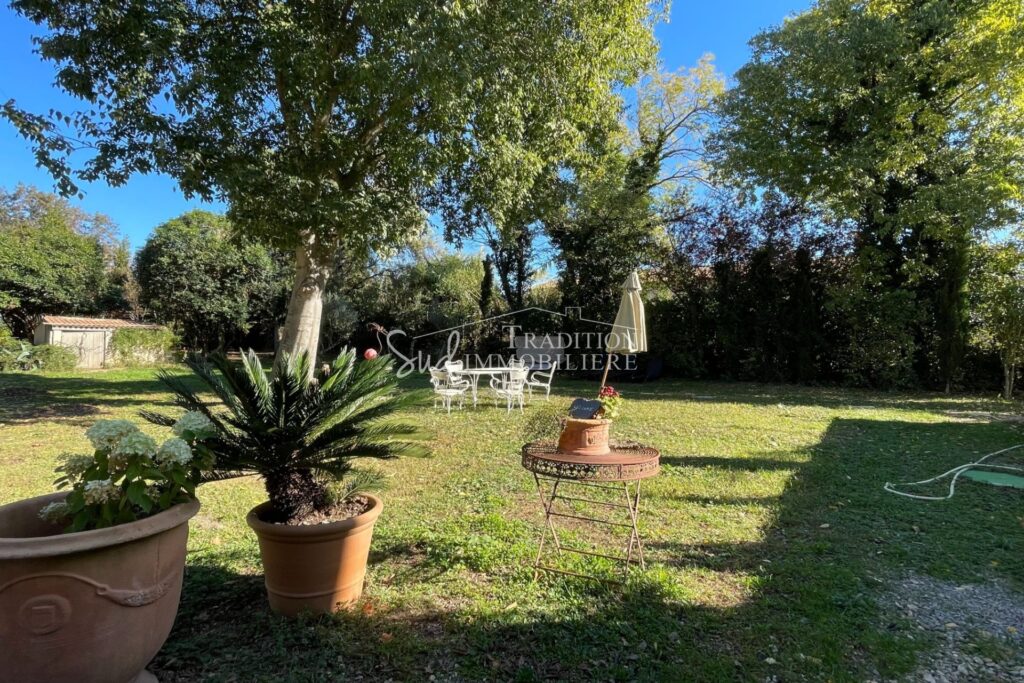 EM CAMPAGNE ARLESIENNE… – 6 pièces – 5 chambres – 270.00 m²