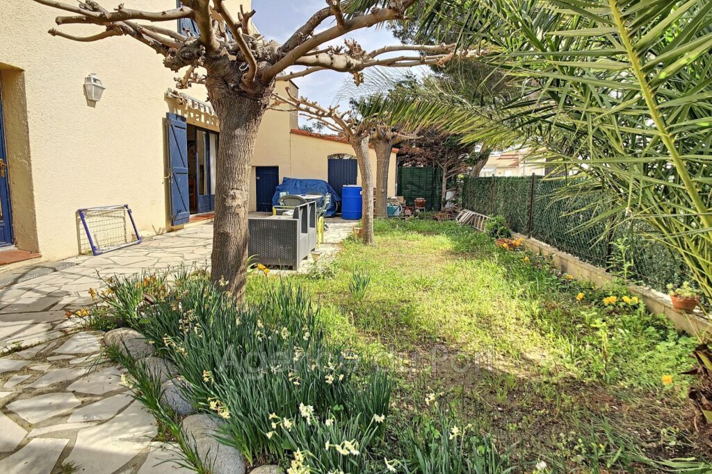 ST CYPRIEN PLAGE. SPÉCIAL INVESTISSEUR. VILLA DIVISÉE EN 3 APP – 11 pièces – 8 chambres – 217.33 m²