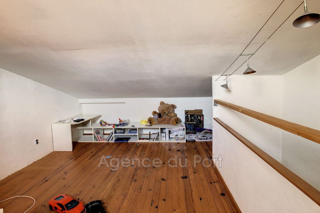 ST CYPRIEN PLAGE. SPÉCIAL INVESTISSEUR. VILLA DIVISÉE EN 3 APP – 11 pièces – 8 chambres – 217.33 m²