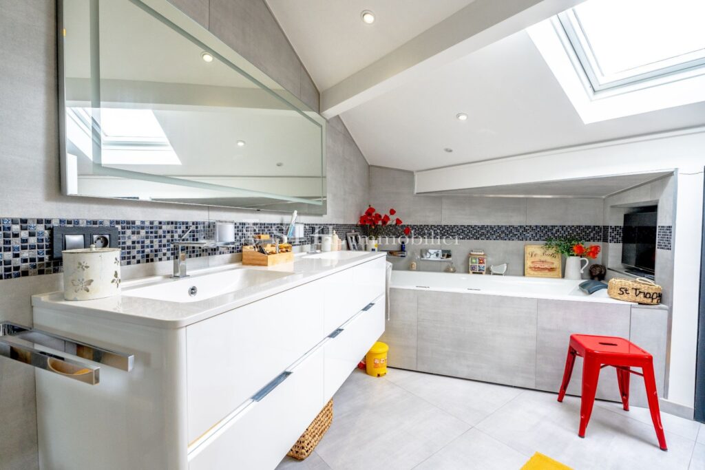 vente appartement 5 Pièce(s) – 5 pièces – 3 chambres – 122.00 m²