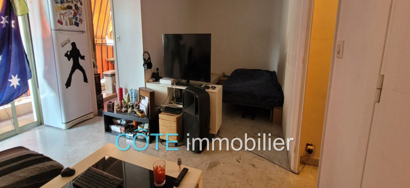 Grand studio de 36 m² centre-ville Antibes  – 1 pièce – NR chambres – 36.00 m²