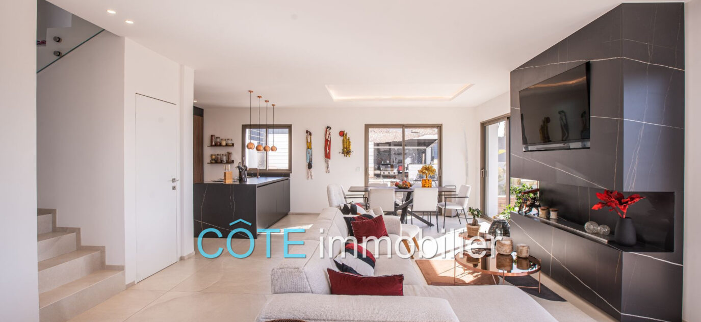 vente maison contemporaine 4 Pièce(s) – 4 pièces – 3 chambres – 120.00 m²