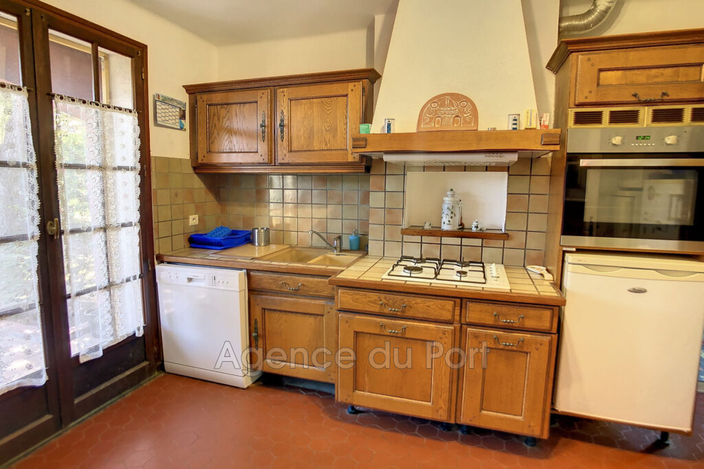 vente villa 6 Pièce(s) – 6 pièces – 5 chambres – 139.00 m²