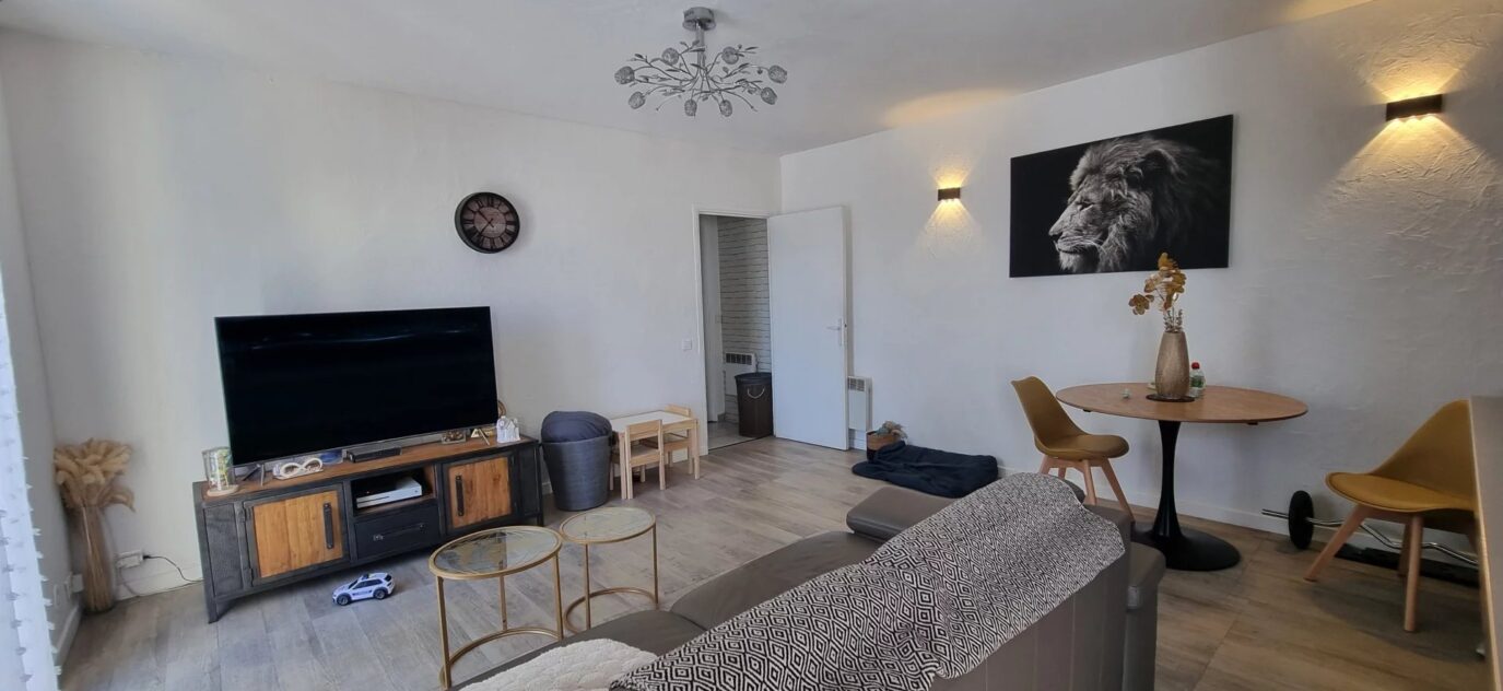 charmant F2  antibes – NR pièces – NR chambres – NR voyageurs – 47 m²