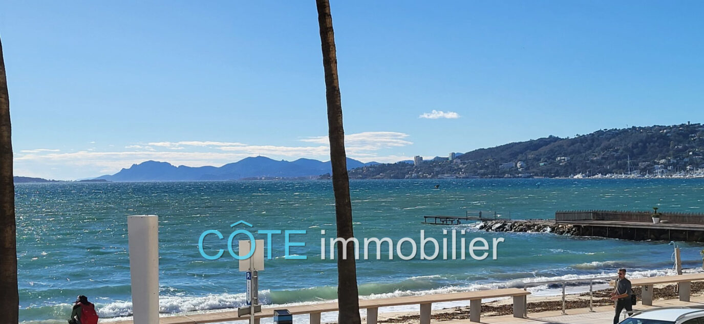 Juan les Pins front de mer, vue exceptionnelle ! – 2 pièces – 1 chambre – 50.00 m²