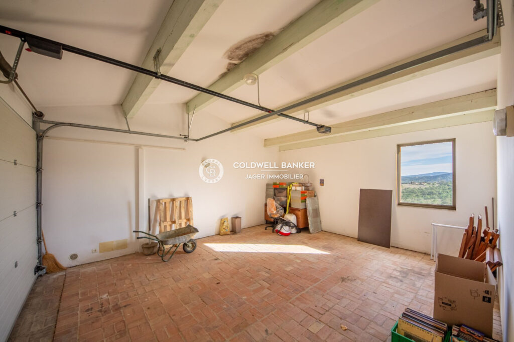 Propriété unique de 9 hectares avec vue sur le Golfe de Saint- – 14 pièces – 10 chambres – 450.00 m²