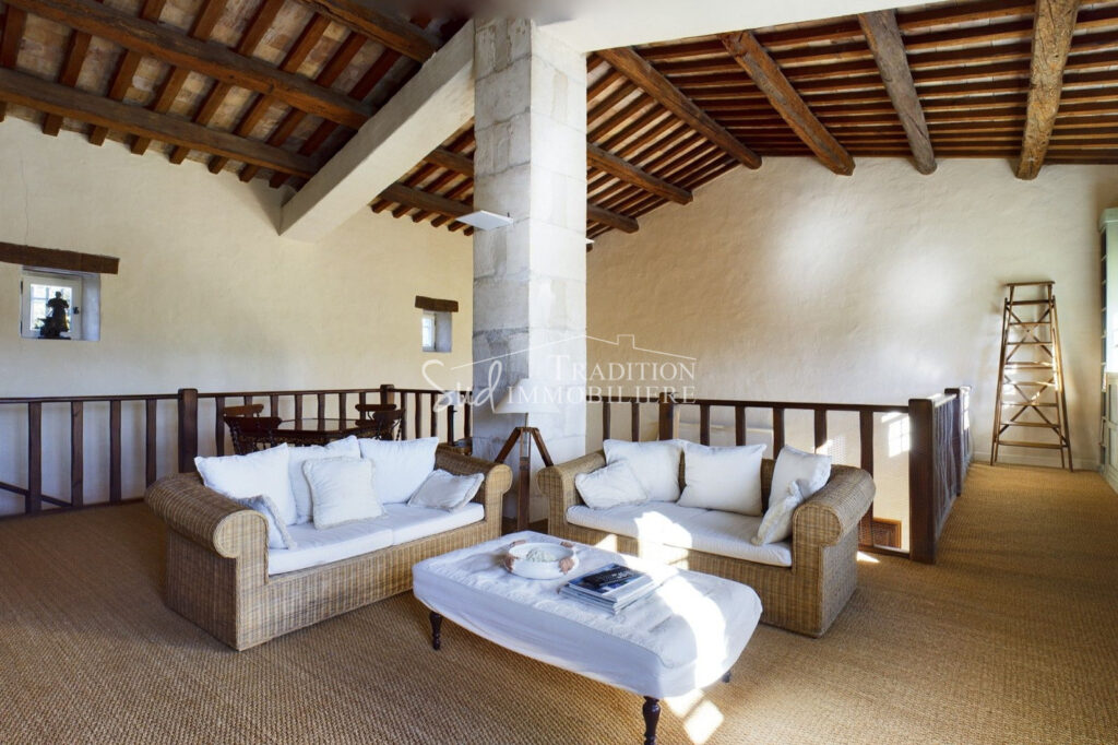 vente maison 9 Pièce(s) – 9 pièces – 7 chambres – 400.00 m²