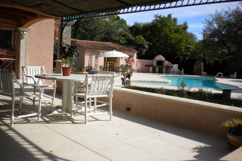 vente maison 7 Pièce(s) – 7 pièces – 4 chambres – 155.00 m²