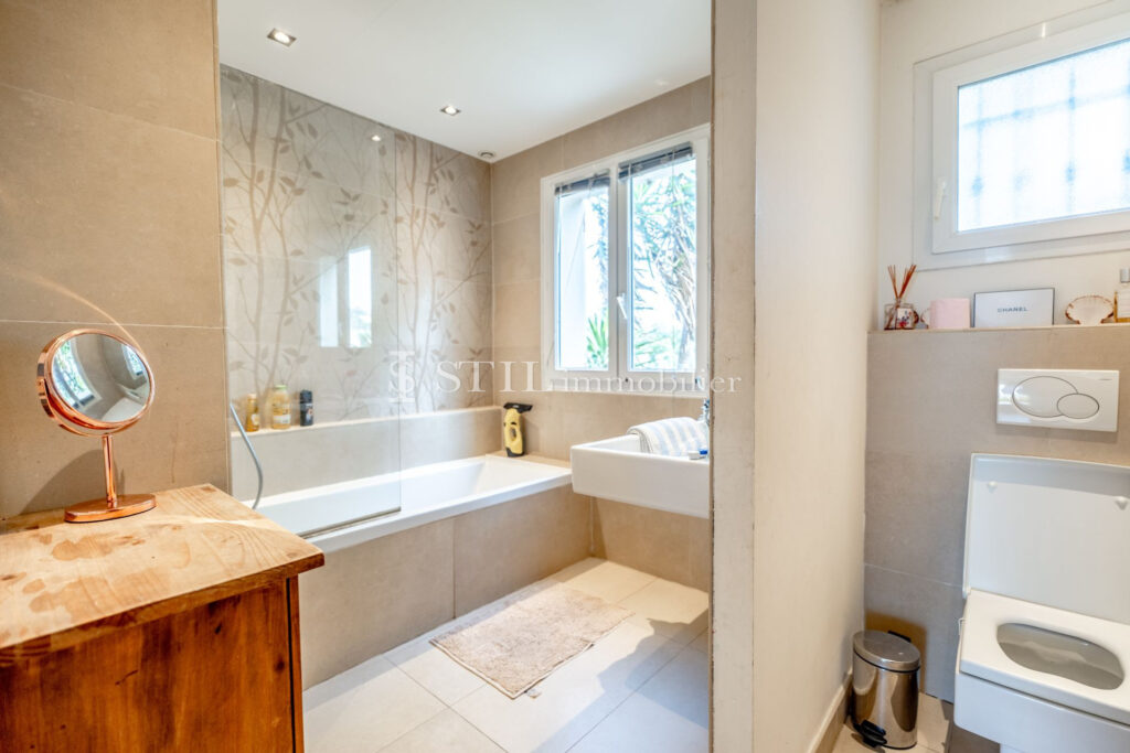 vente villa 8 Pièce(s) – 8 pièces – 5 chambres – 200.00 m²