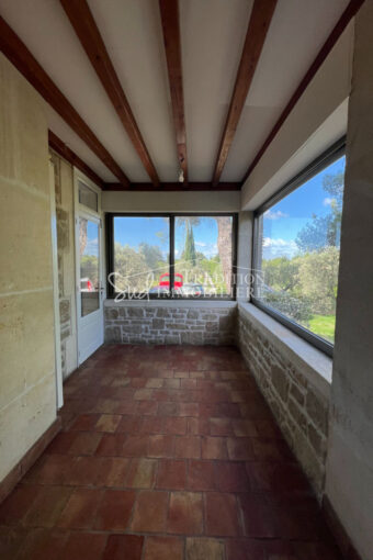 EN CAMPAGNE D’UN JOLI VILLAGE ALPILLES – 10 pièces – 5 chambres – 180.00 m²