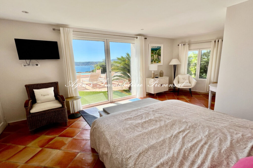 location saisonnière villa 7 Pièce(s) – 7 pièces – 6 chambres – 250.00 m²