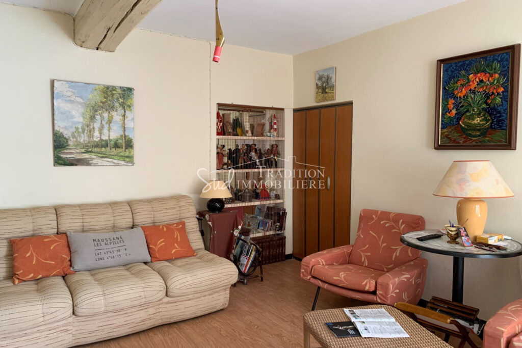 MAISON DE VILLAGE AVEC GRANGE INDEPENDANTE – 10 pièces – 5 chambres – 223.00 m²