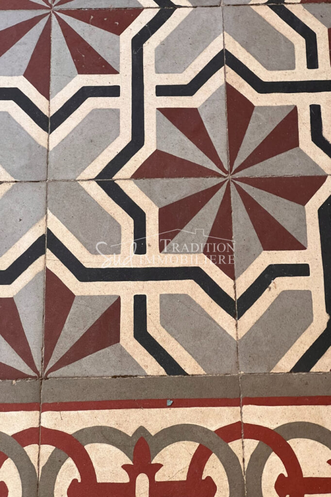 MAISON DE VILLAGE AVEC GRANGE INDEPENDANTE – 10 pièces – 5 chambres – 223.00 m²