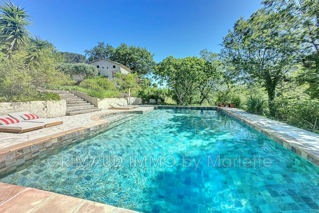 belle maison sur 9057m² de terrain avec piscine et 3 chambres – 5 pièces – 3 chambres – 132.46 m²